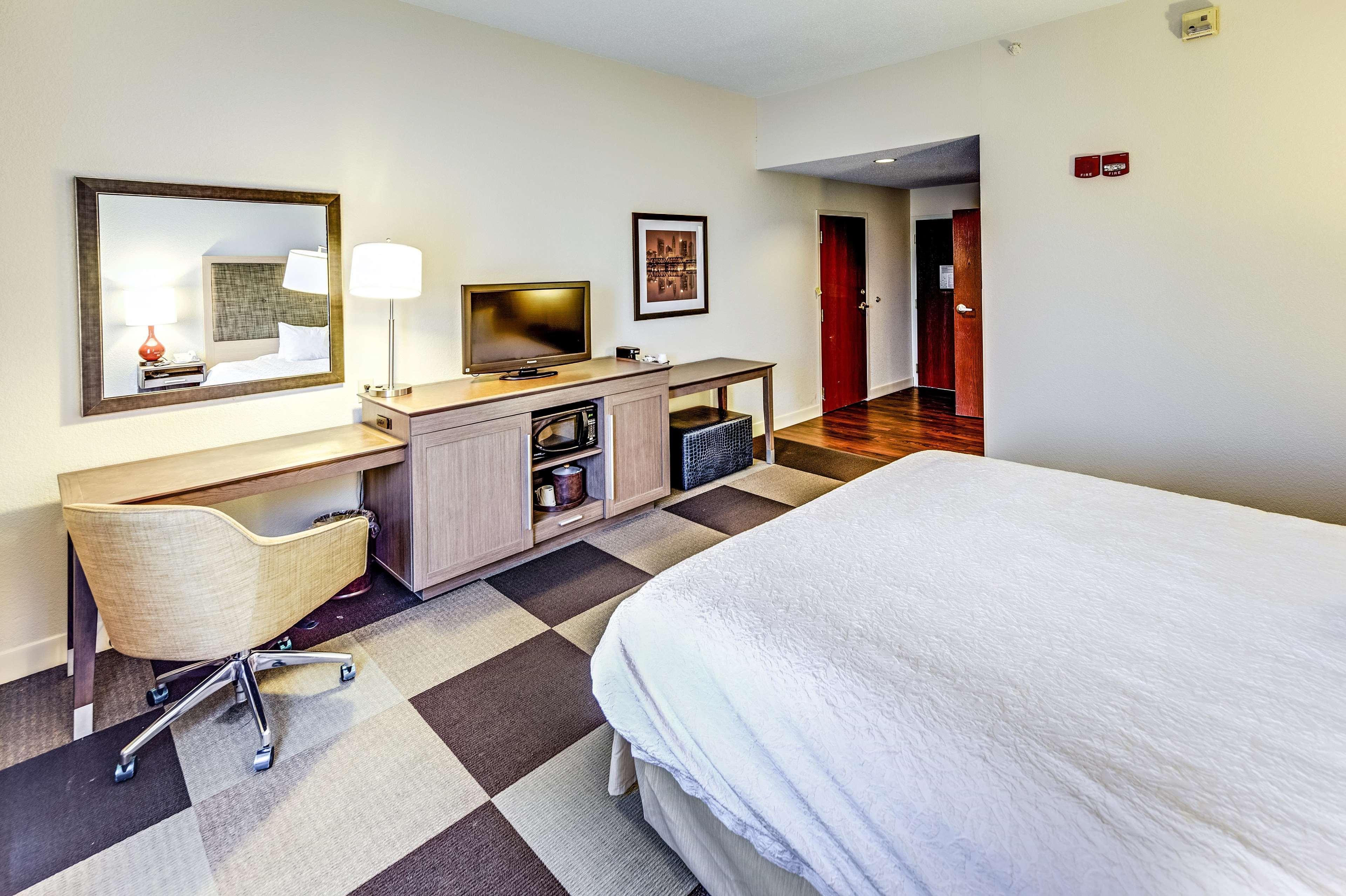 Hampton Inn Columbus I-70E/Hamilton Road Exteriör bild