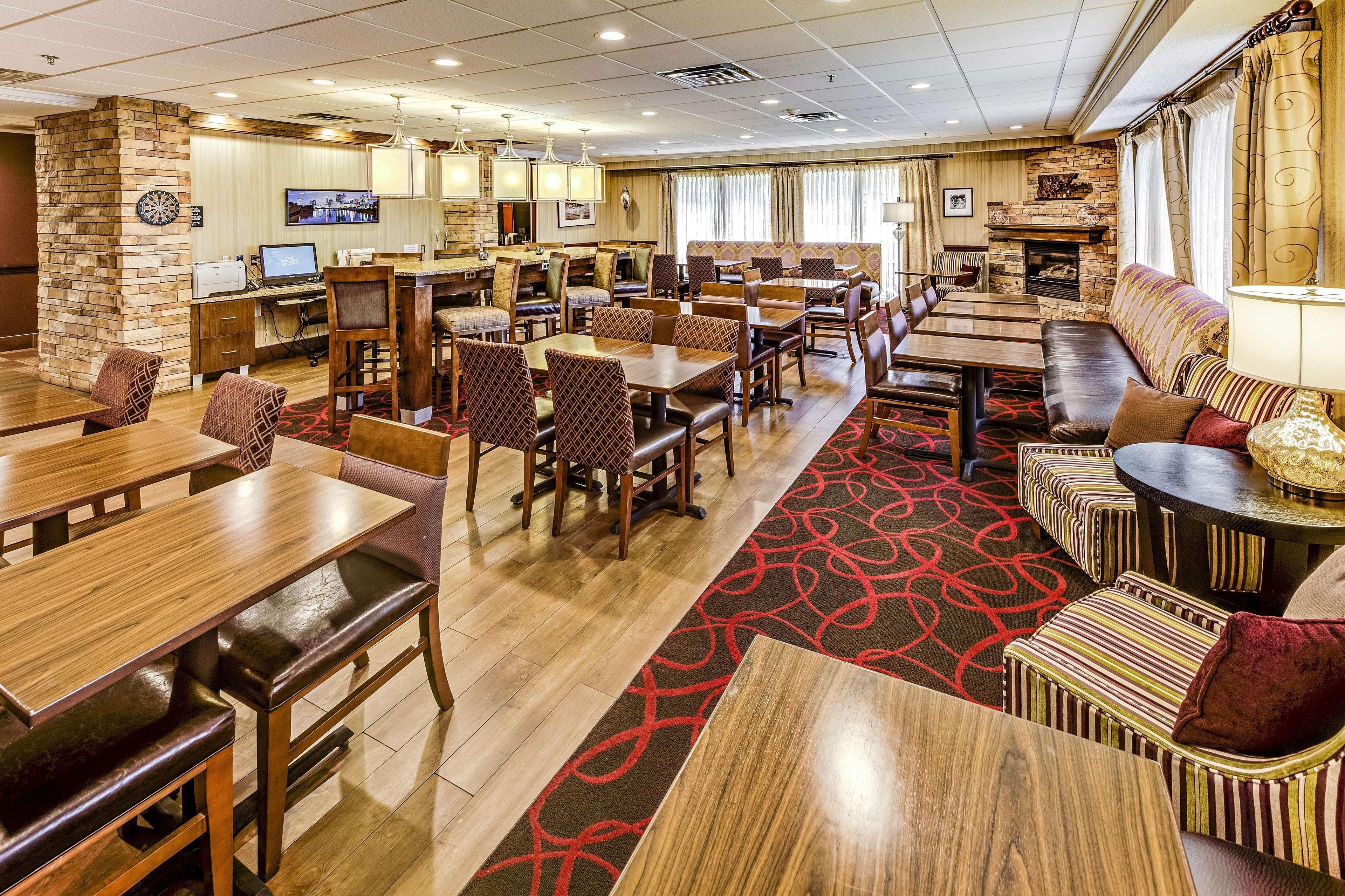 Hampton Inn Columbus I-70E/Hamilton Road Exteriör bild