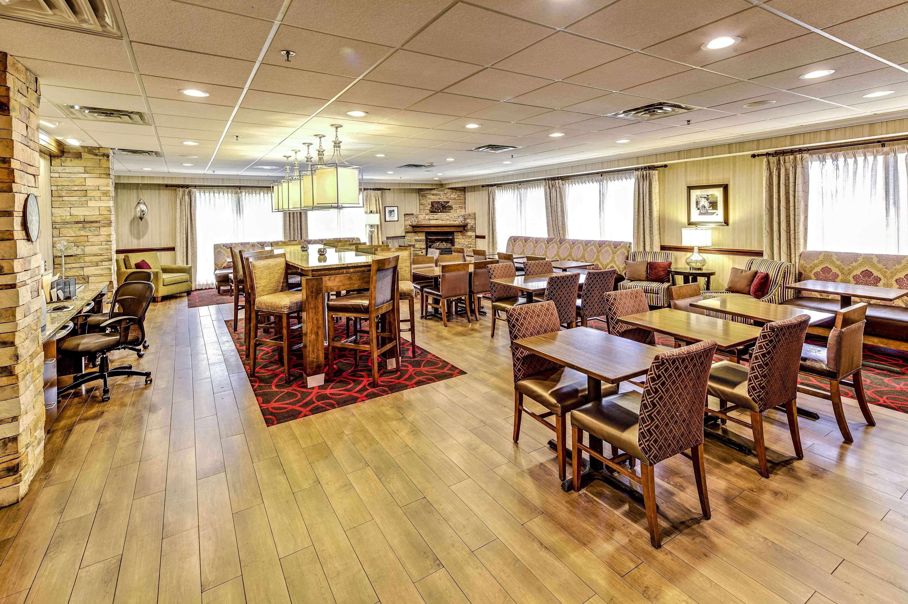 Hampton Inn Columbus I-70E/Hamilton Road Exteriör bild