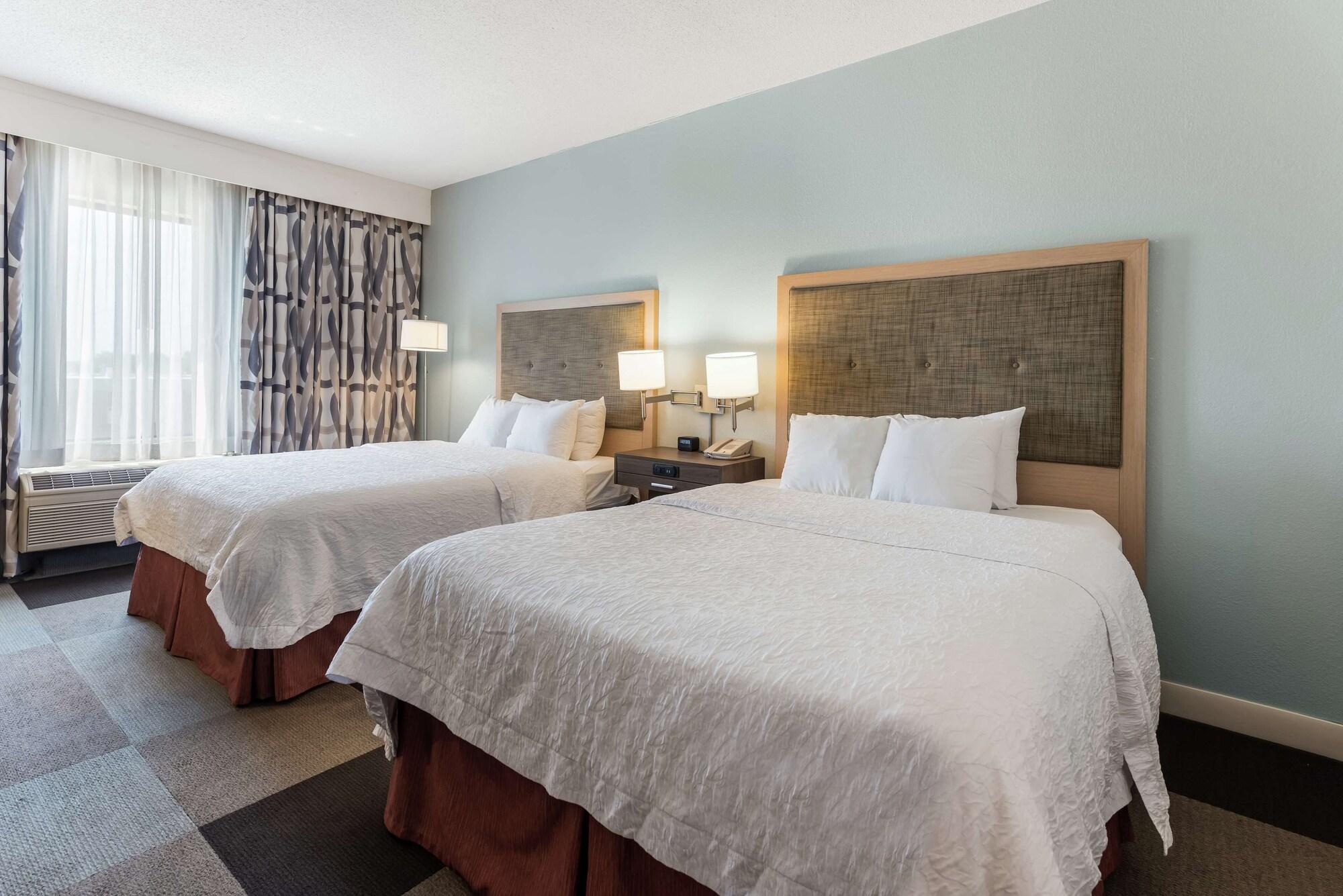 Hampton Inn Columbus I-70E/Hamilton Road Exteriör bild