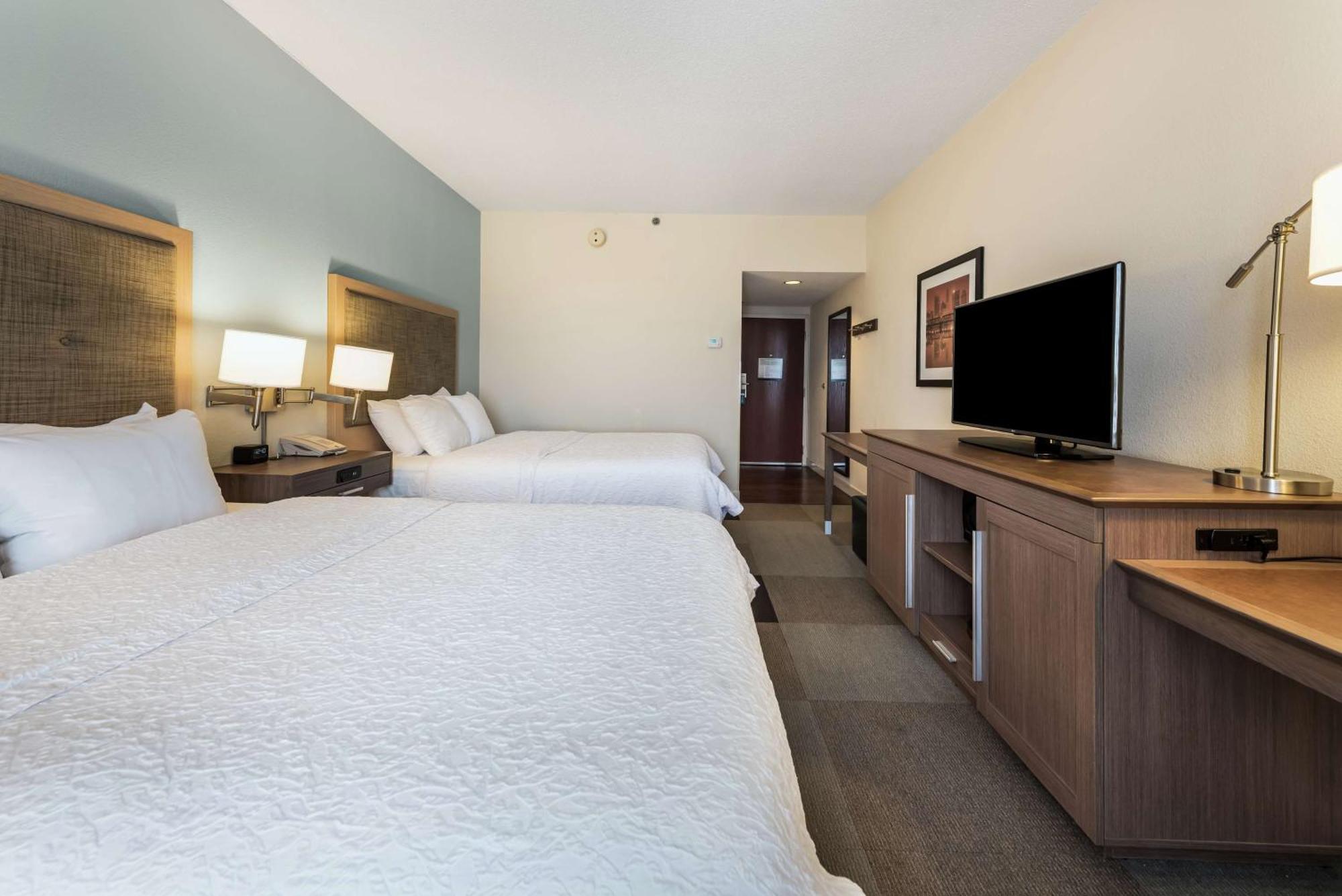Hampton Inn Columbus I-70E/Hamilton Road Exteriör bild