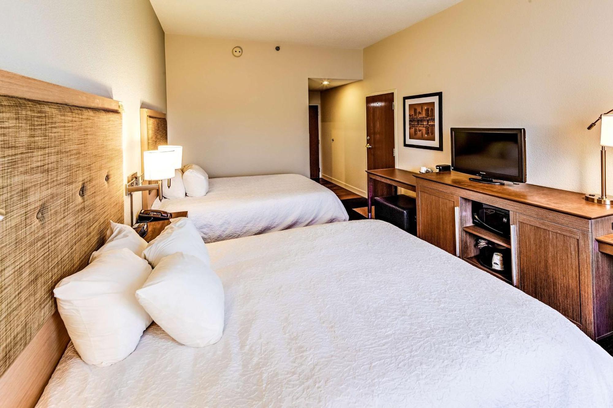 Hampton Inn Columbus I-70E/Hamilton Road Exteriör bild