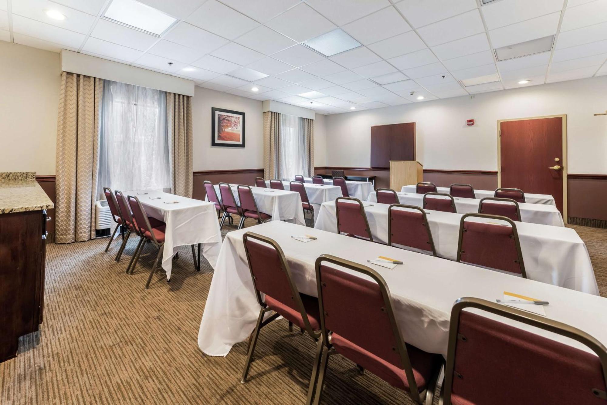 Hampton Inn Columbus I-70E/Hamilton Road Exteriör bild