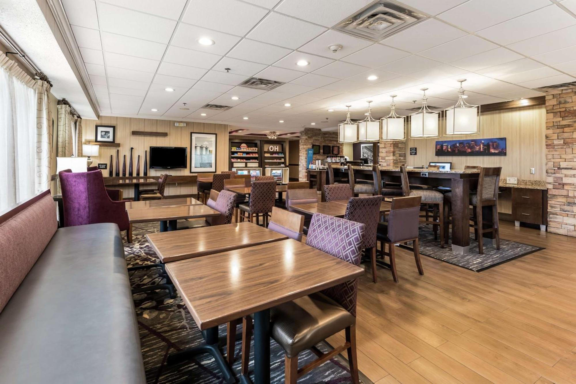 Hampton Inn Columbus I-70E/Hamilton Road Exteriör bild