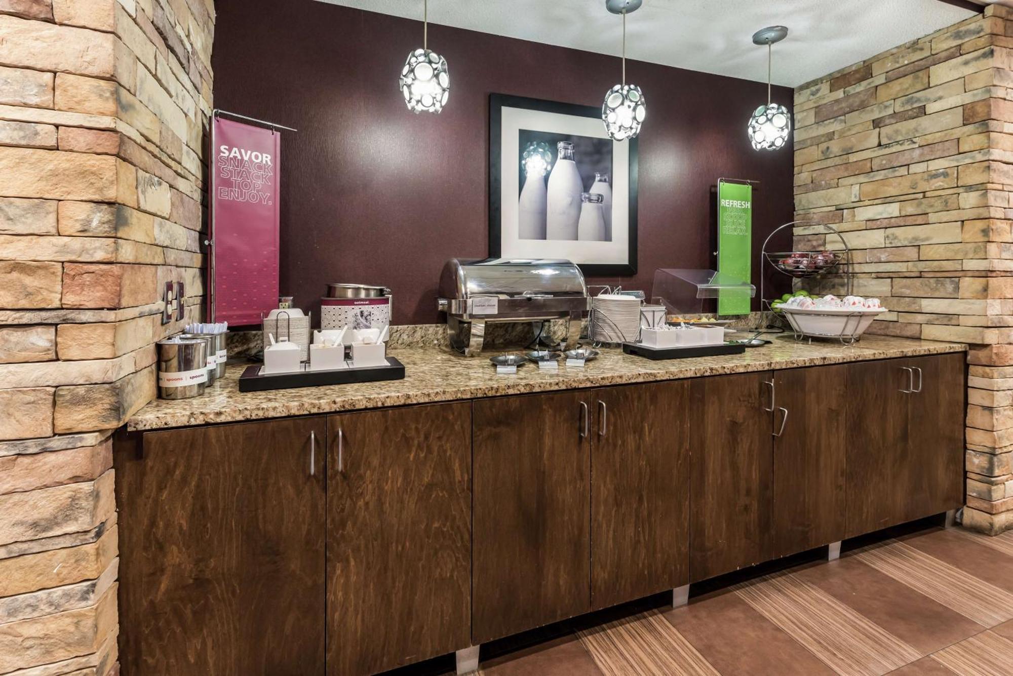 Hampton Inn Columbus I-70E/Hamilton Road Exteriör bild